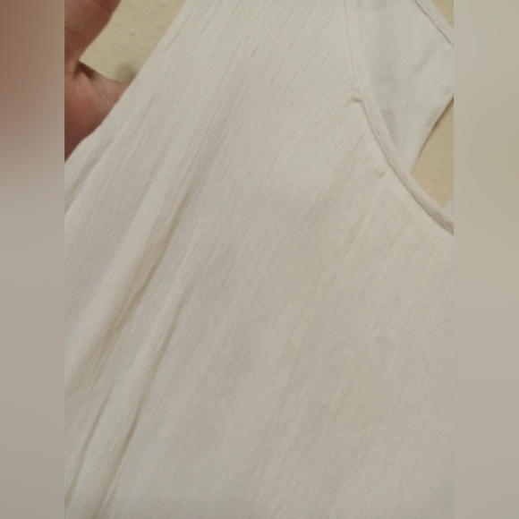 Gibson Latimer White Pleated Maxi Dress Scoop Neck - Picture 8 of 14